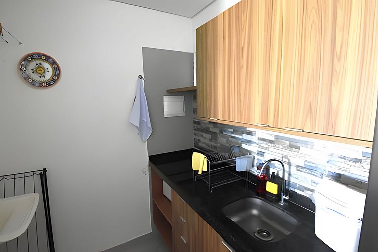 Conforto e Lazer! Cozinha, Varanda e 2 Quartos